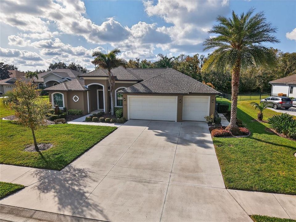 For Sale: $799,000 (4 beds, 3 baths, 2651 Square Feet)