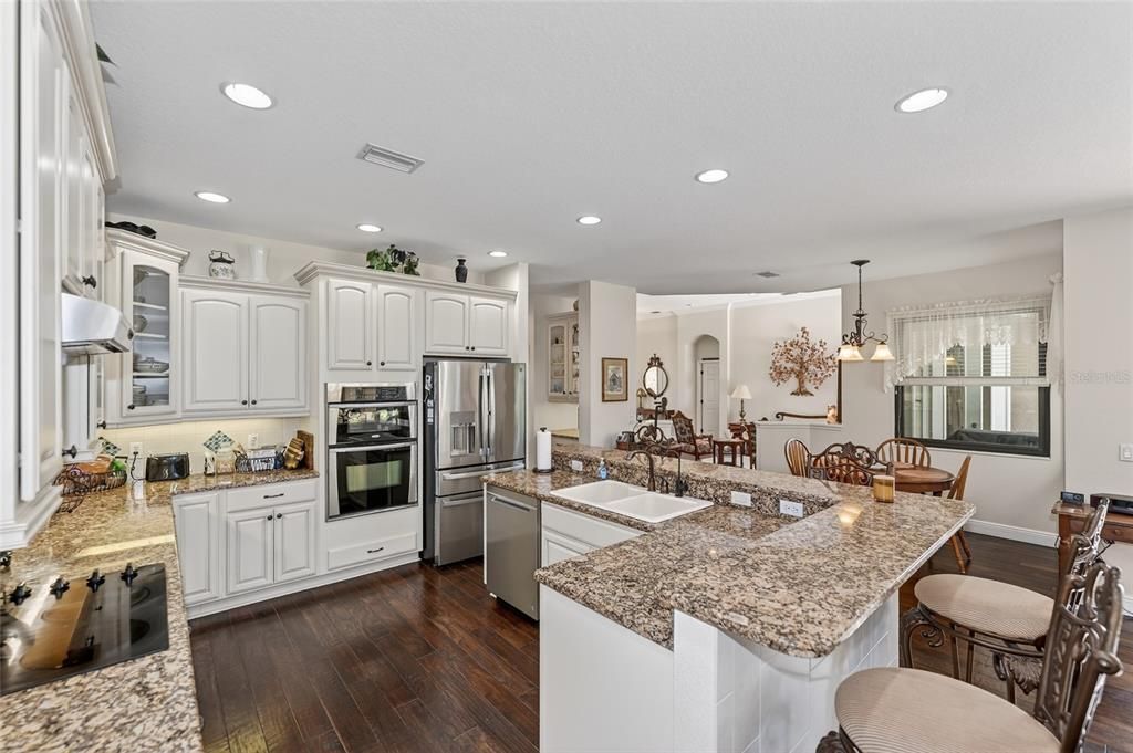 For Sale: $799,000 (4 beds, 3 baths, 2651 Square Feet)