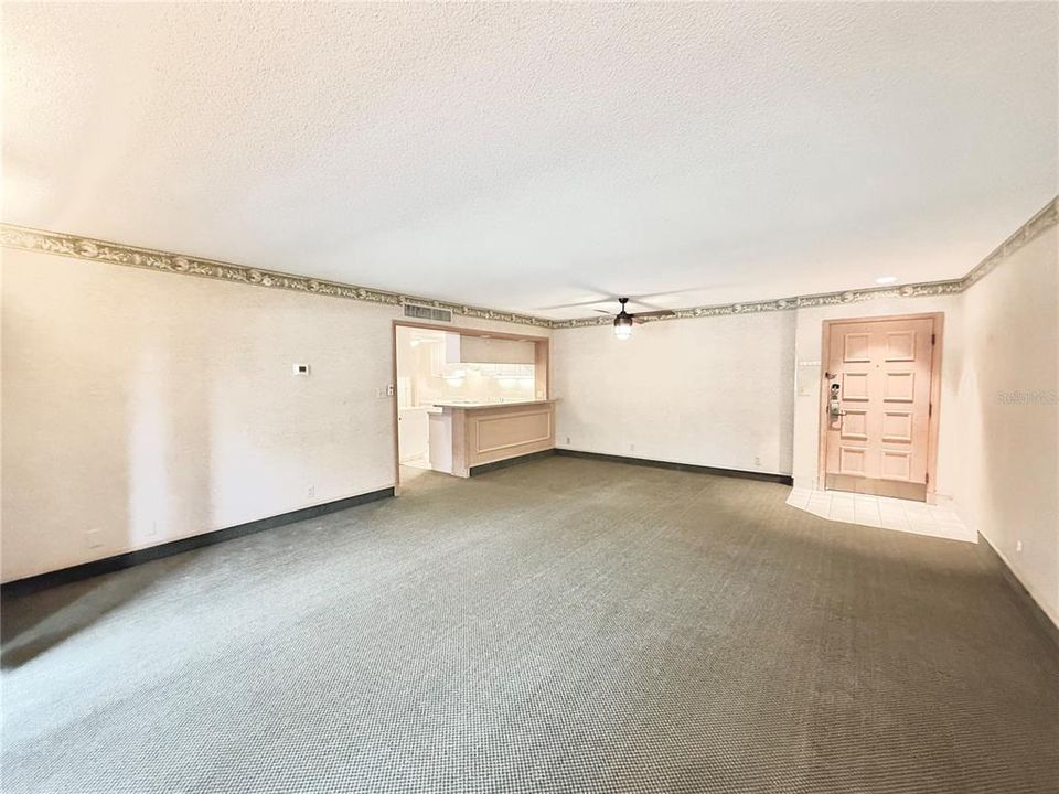 For Rent: $1,800 (1 beds, 1 baths, 825 Square Feet)