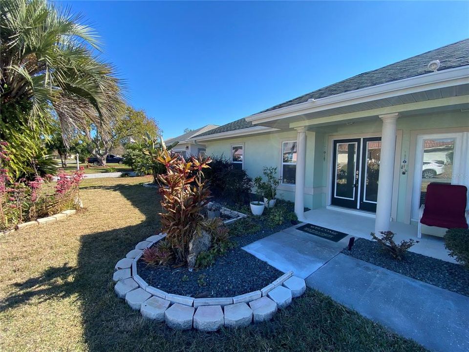 For Sale: $288,935 (2 beds, 2 baths, 1560 Square Feet)