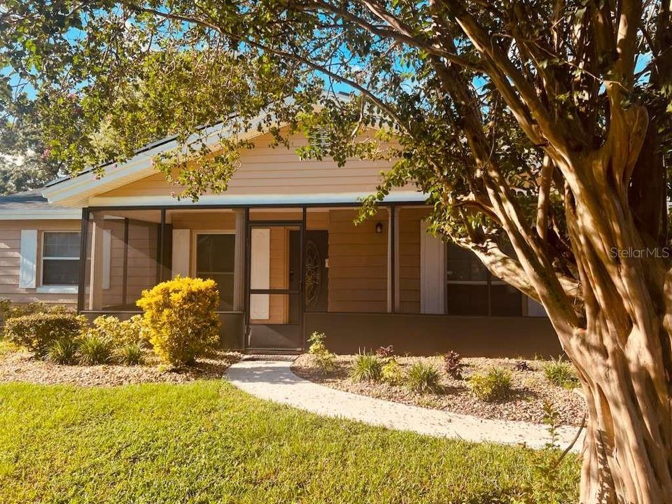 En Renta: $2,500 (3 camas, 2 baños, 2225 Pies cuadrados)