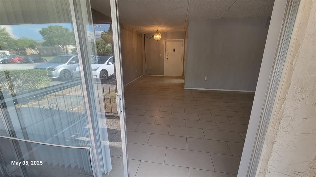 For Rent: $1,295 (2 beds, 1 baths, 761 Square Feet)