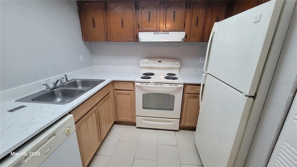 For Rent: $1,295 (2 beds, 1 baths, 761 Square Feet)