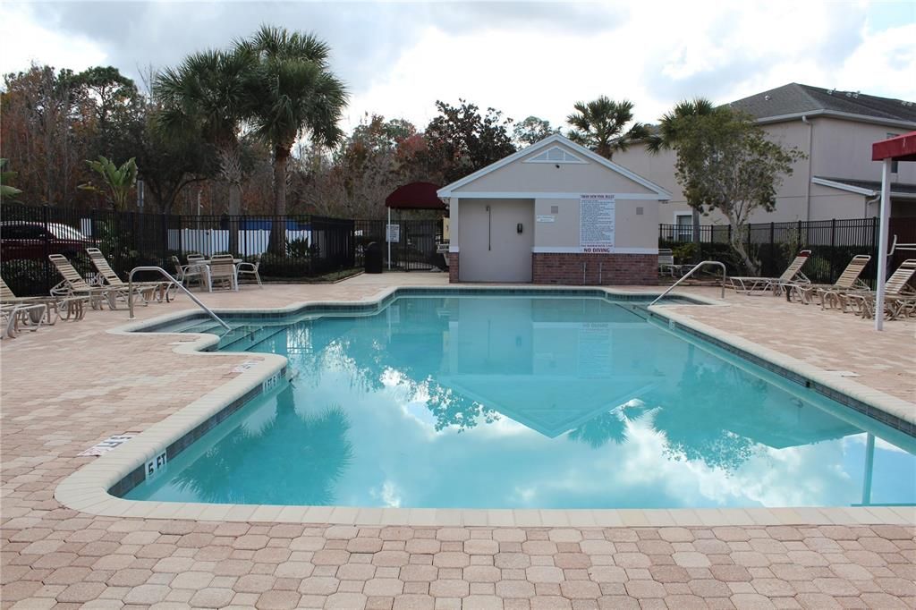 For Sale: $280,000 (2 beds, 2 baths, 1240 Square Feet)