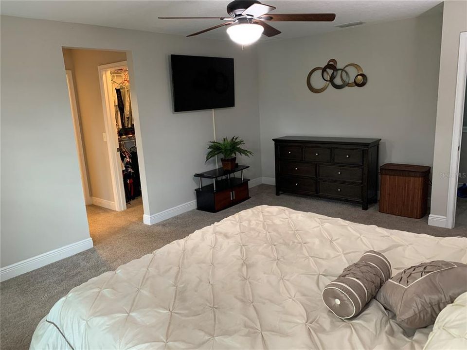 出租: $3,900 (4 贝兹, 2 浴室, 1813 平方英尺)