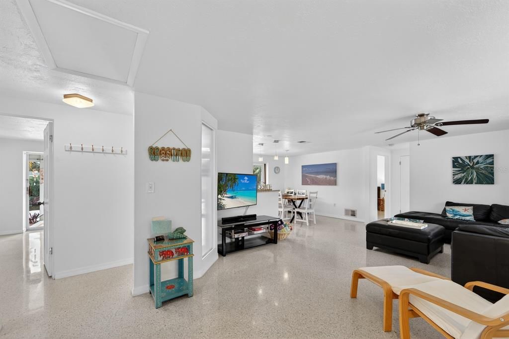 For Sale: $534,900 (3 beds, 2 baths, 1793 Square Feet)