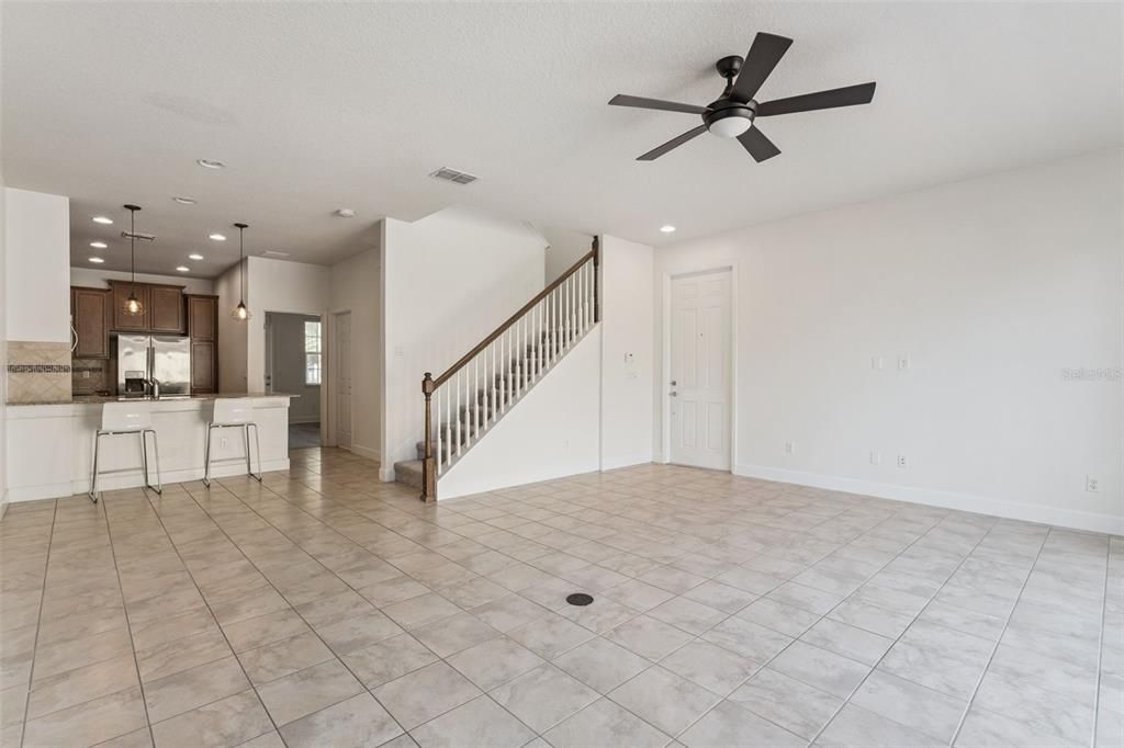 En Venta: $455,000 (3 camas, 3 baños, 1830 Pies cuadrados)