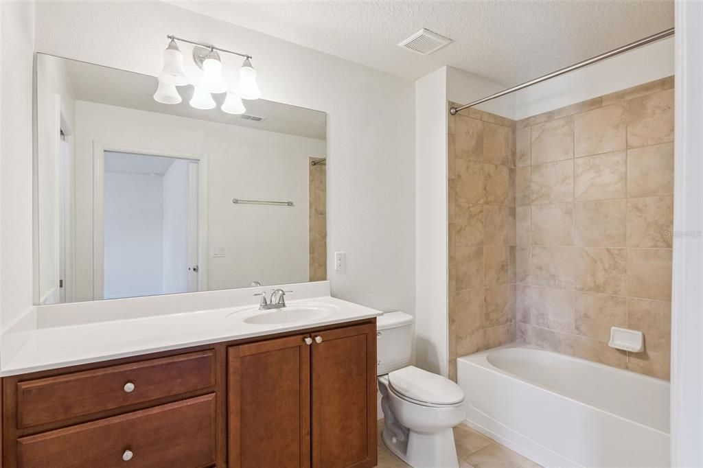 En Venta: $455,000 (3 camas, 3 baños, 1830 Pies cuadrados)