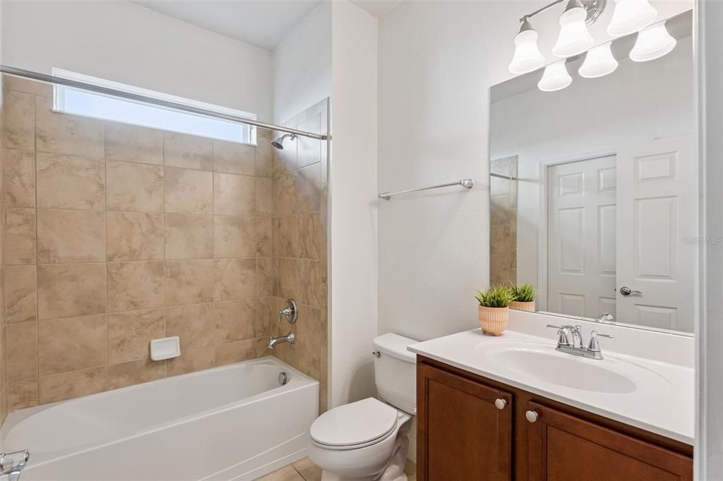 En Venta: $455,000 (3 camas, 3 baños, 1830 Pies cuadrados)