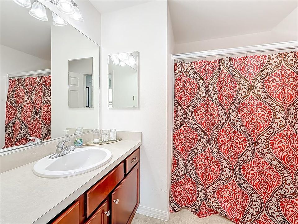 En Venta: $295,000 (2 camas, 2 baños, 1156 Pies cuadrados)