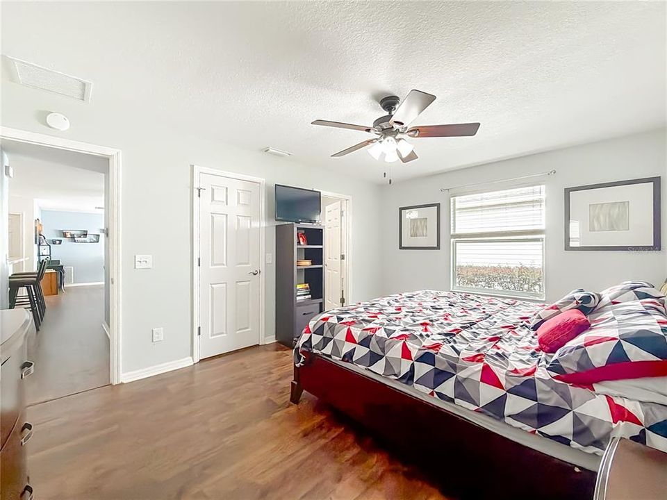 En Venta: $295,000 (2 camas, 2 baños, 1156 Pies cuadrados)