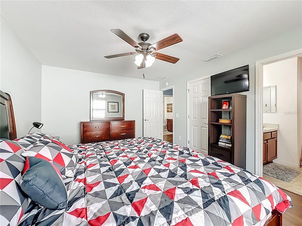 En Venta: $295,000 (2 camas, 2 baños, 1156 Pies cuadrados)