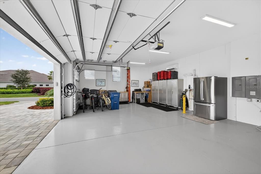 For Sale: $2,550,000 (4 beds, 4 baths, 3104 Square Feet)