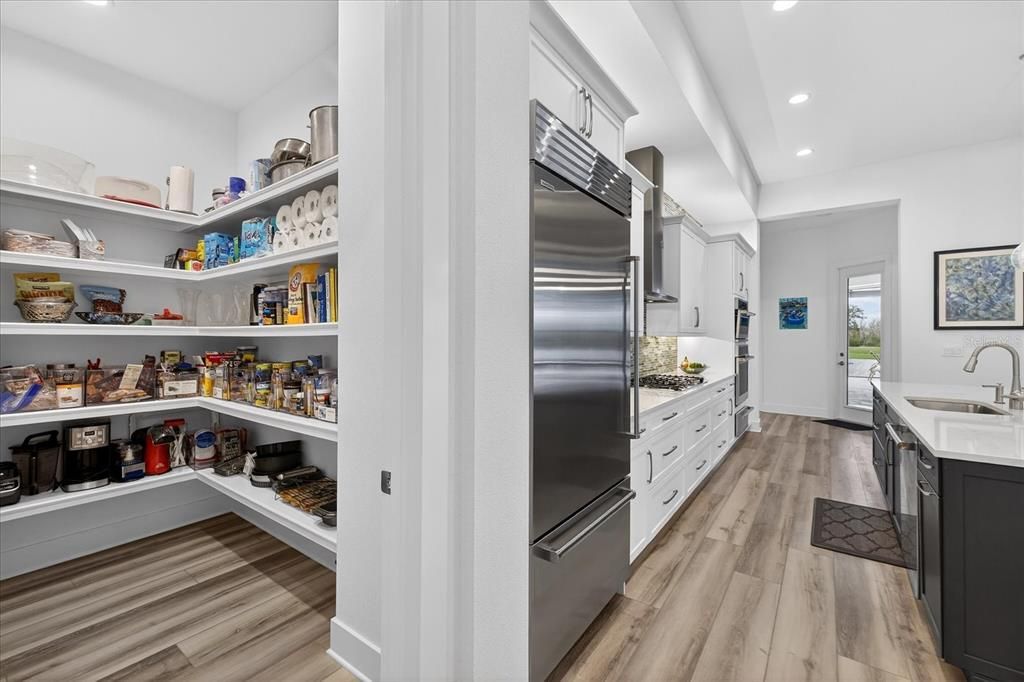 For Sale: $2,550,000 (4 beds, 4 baths, 3104 Square Feet)