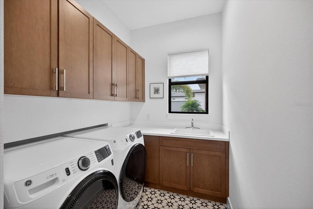 For Sale: $2,550,000 (4 beds, 4 baths, 3104 Square Feet)