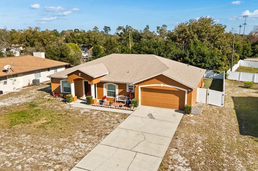 En Venta: $359,900 (3 camas, 2 baños, 2020 Pies cuadrados)