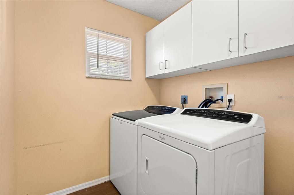 En Venta: $359,900 (3 camas, 2 baños, 2020 Pies cuadrados)