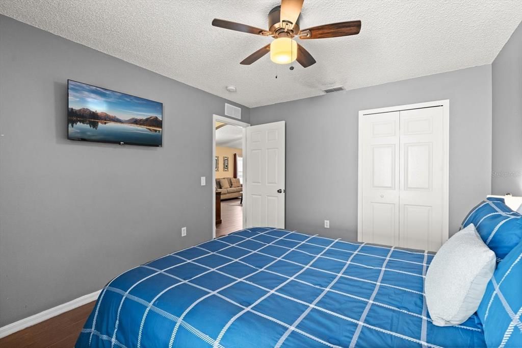 En Venta: $359,900 (3 camas, 2 baños, 2020 Pies cuadrados)