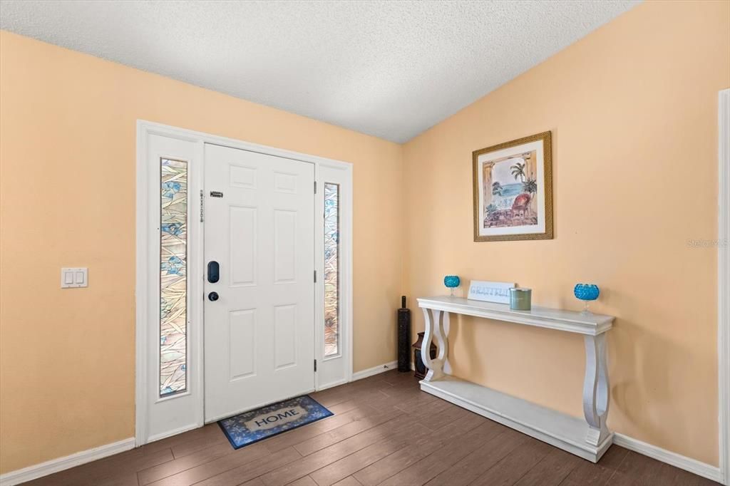 En Venta: $359,900 (3 camas, 2 baños, 2020 Pies cuadrados)