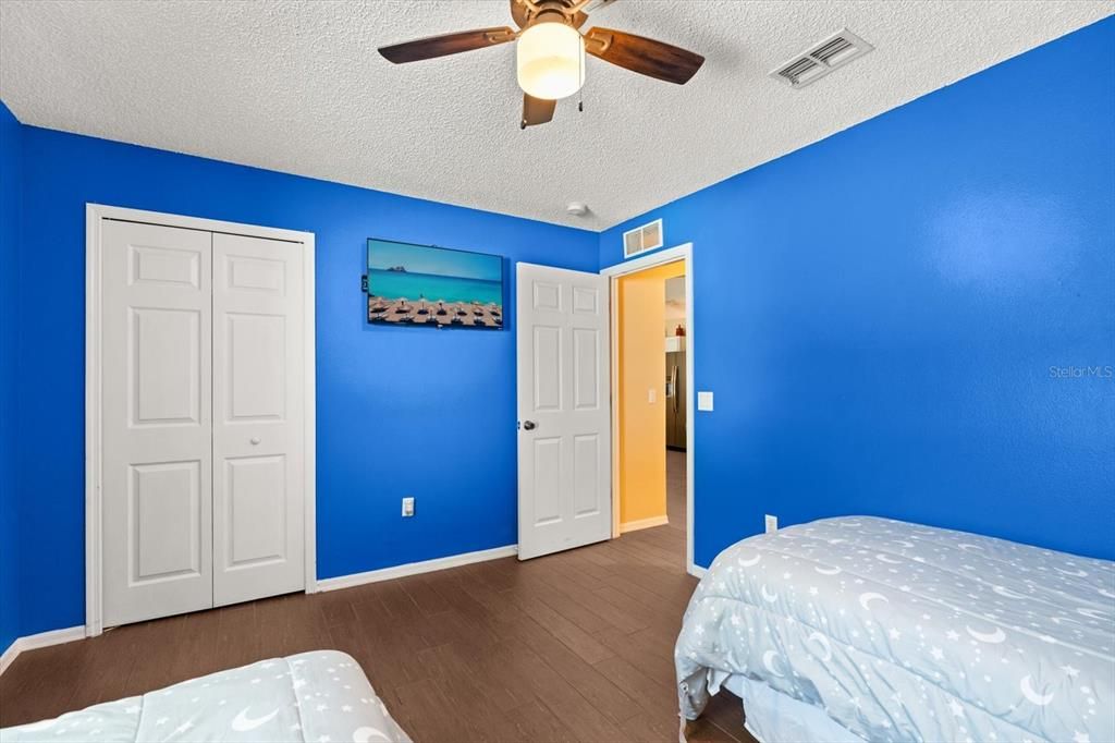 En Venta: $359,900 (3 camas, 2 baños, 2020 Pies cuadrados)