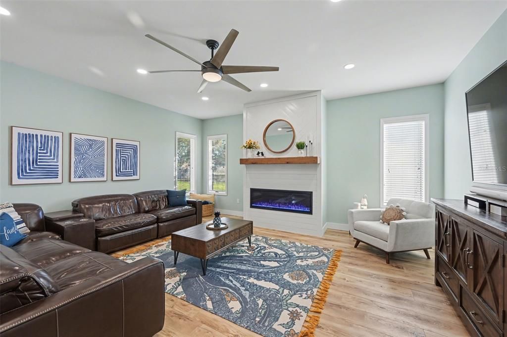 На продажу: $1,375,000 (4 спален, 4 ванн, 3194 Квадратных фут)