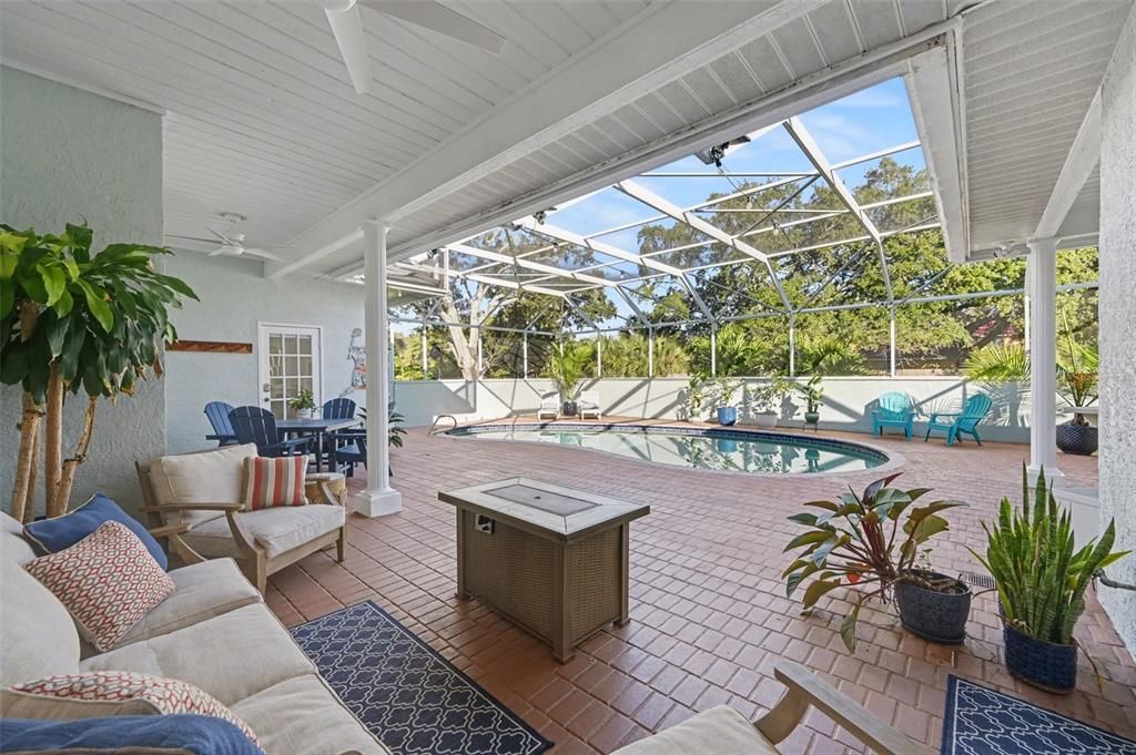 На продажу: $1,375,000 (4 спален, 4 ванн, 3194 Квадратных фут)