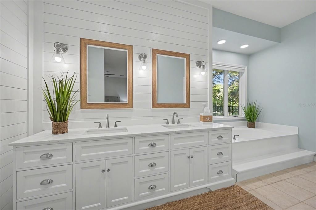 На продажу: $1,375,000 (4 спален, 4 ванн, 3194 Квадратных фут)