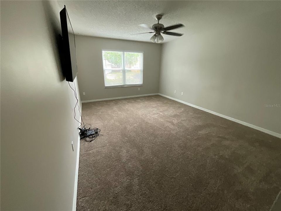 En Venta: $285,000 (3 camas, 2 baños, 1566 Pies cuadrados)