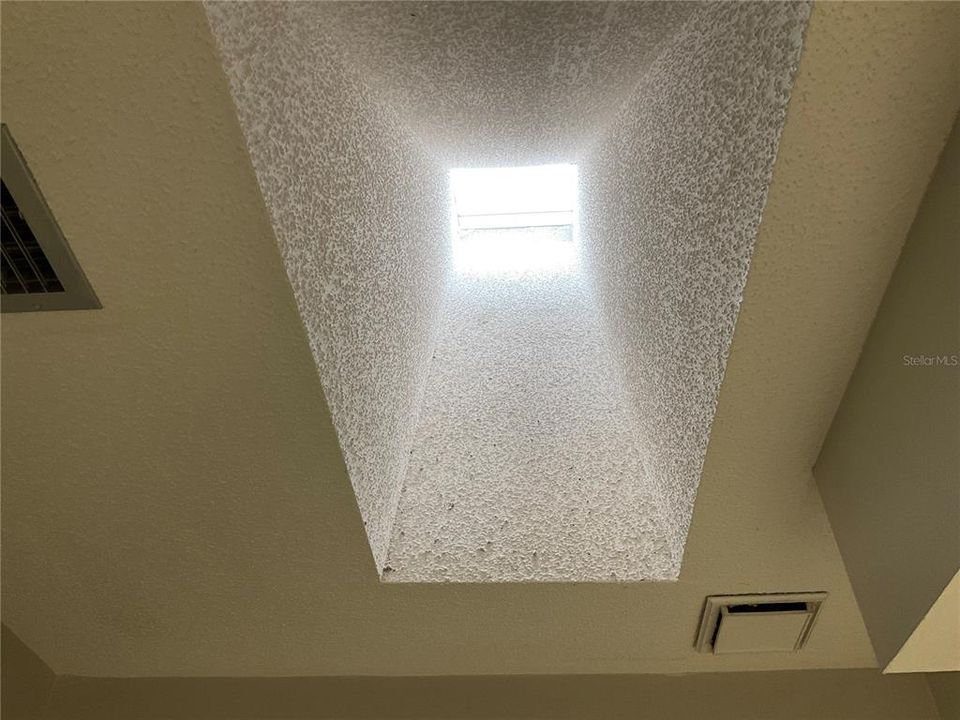 En Venta: $285,000 (3 camas, 2 baños, 1566 Pies cuadrados)