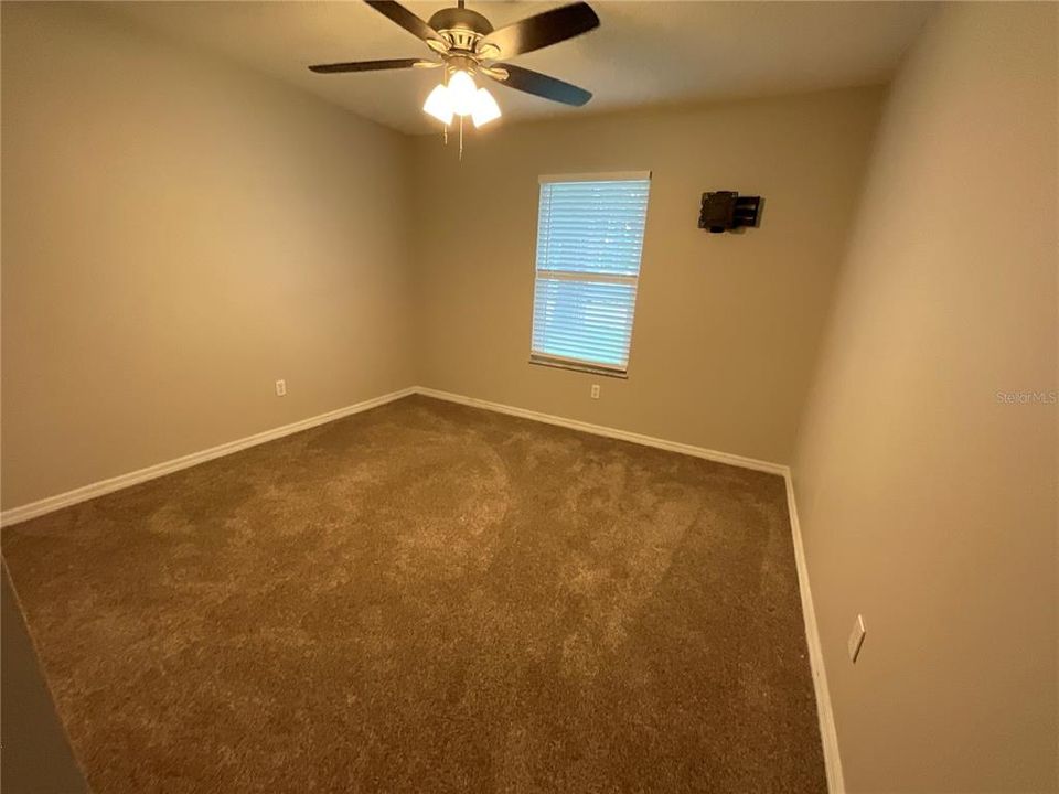 En Venta: $285,000 (3 camas, 2 baños, 1566 Pies cuadrados)