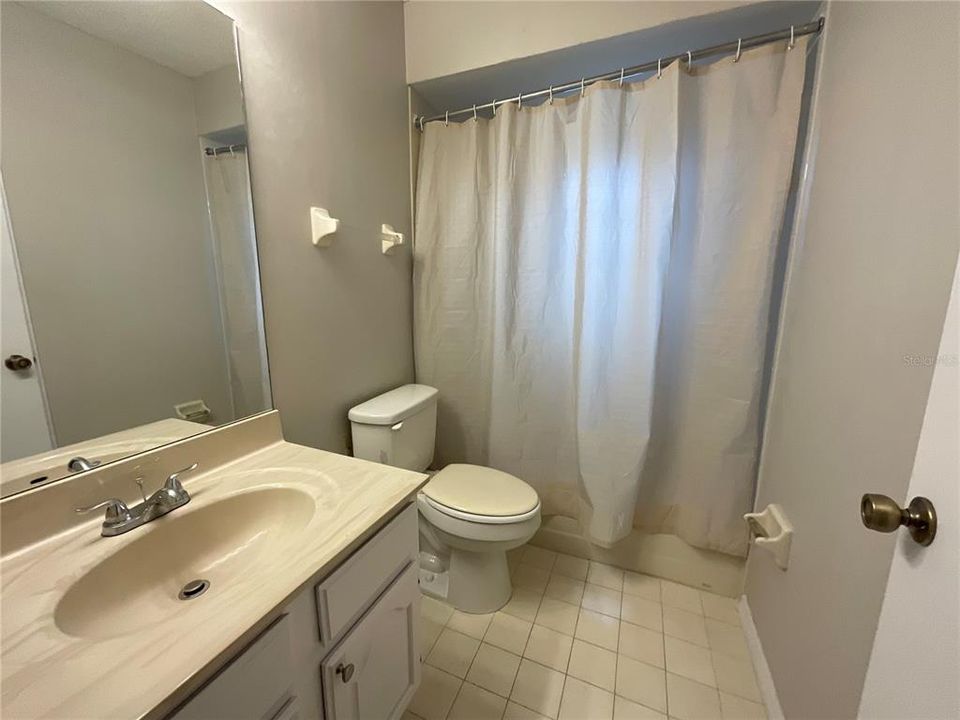 En Venta: $285,000 (3 camas, 2 baños, 1566 Pies cuadrados)