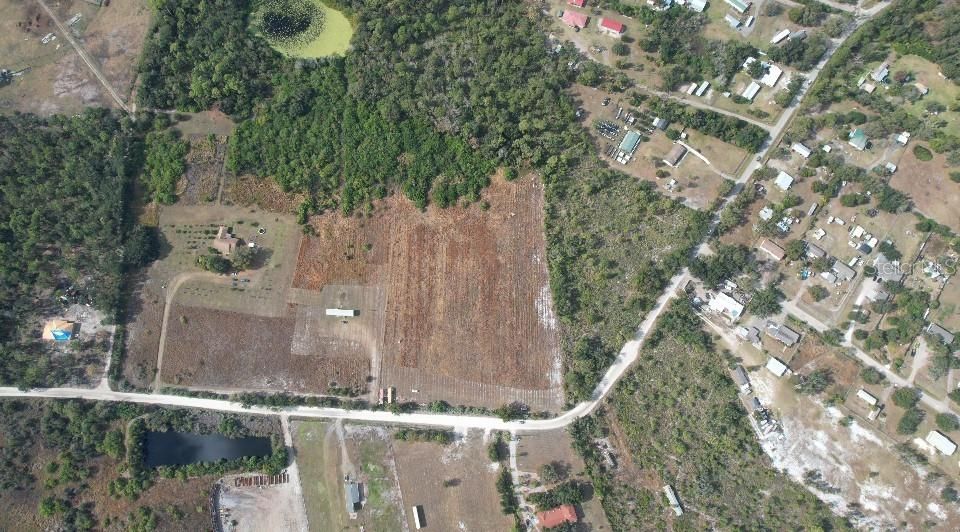 待售: $612,000 (3.03 acres)