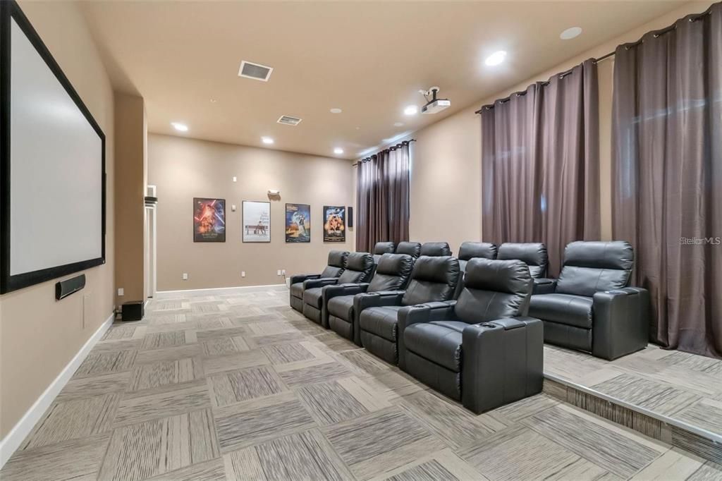 En Venta: $649,000 (6 camas, 4 baños, 2872 Pies cuadrados)