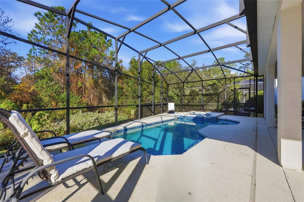 En Venta: $649,000 (6 camas, 4 baños, 2872 Pies cuadrados)