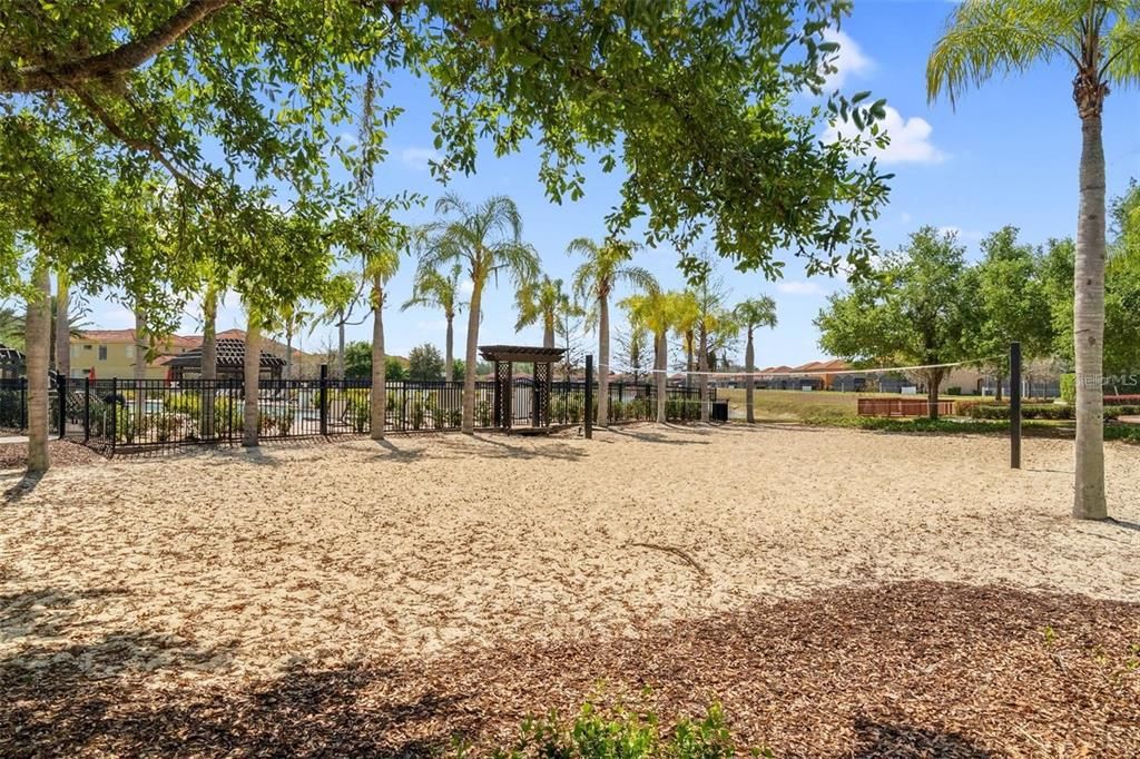 En Venta: $649,000 (6 camas, 4 baños, 2872 Pies cuadrados)