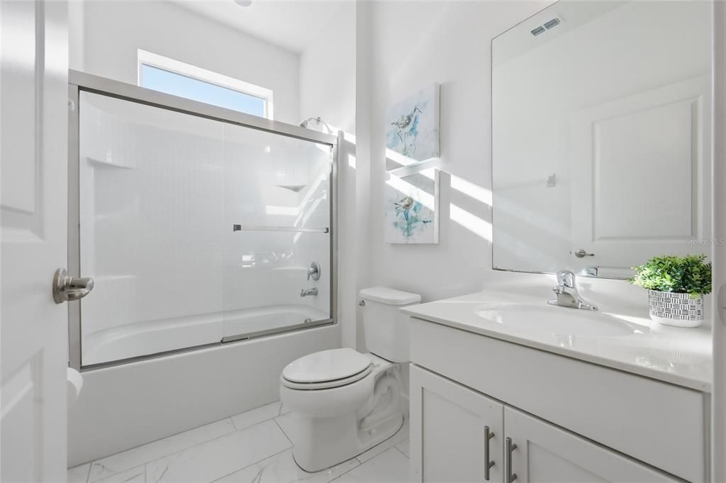 En Venta: $649,000 (6 camas, 4 baños, 2872 Pies cuadrados)