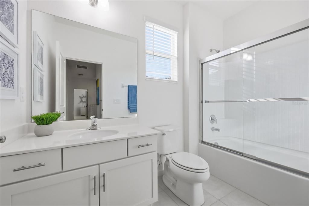 En Venta: $649,000 (6 camas, 4 baños, 2872 Pies cuadrados)