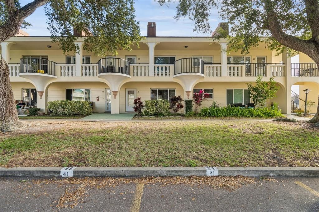 For Sale: $149,000 (1 beds, 1 baths, 780 Square Feet)