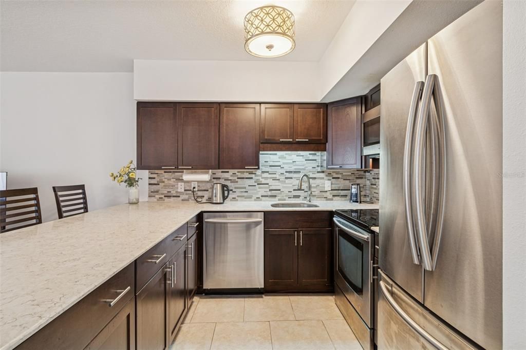 For Sale: $149,000 (1 beds, 1 baths, 780 Square Feet)