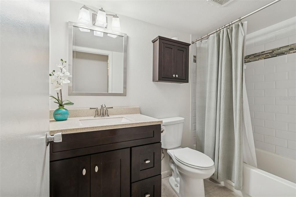 For Sale: $149,000 (1 beds, 1 baths, 780 Square Feet)