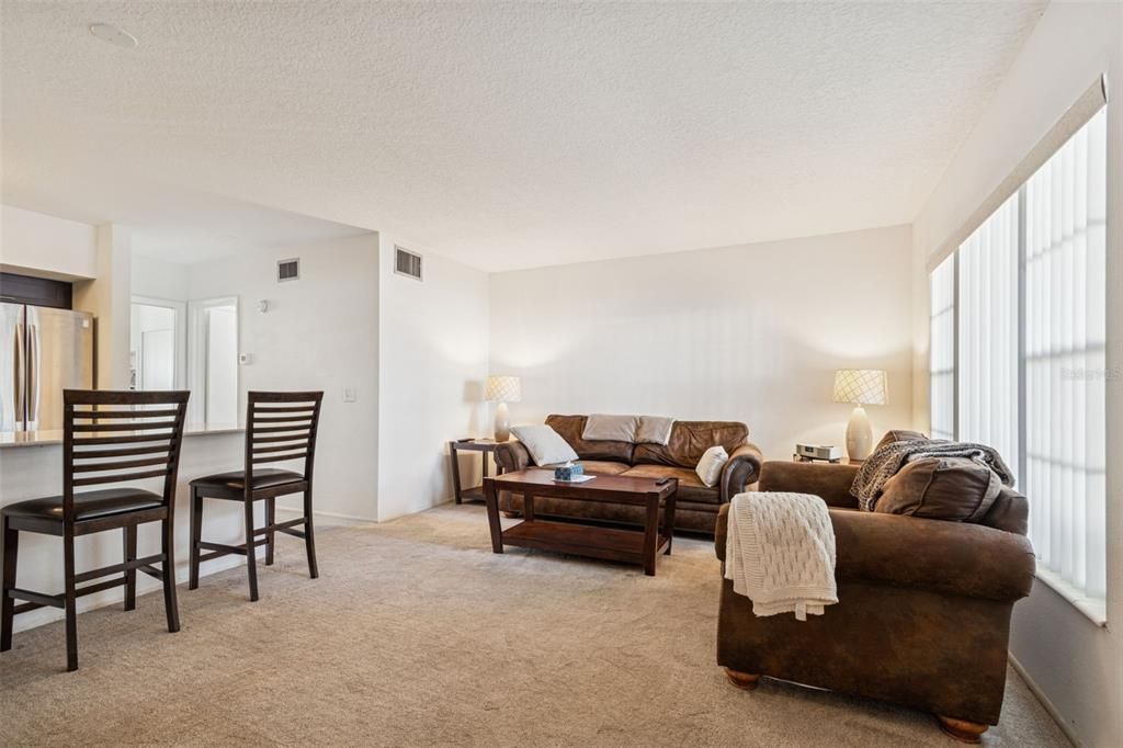 For Sale: $149,000 (1 beds, 1 baths, 780 Square Feet)