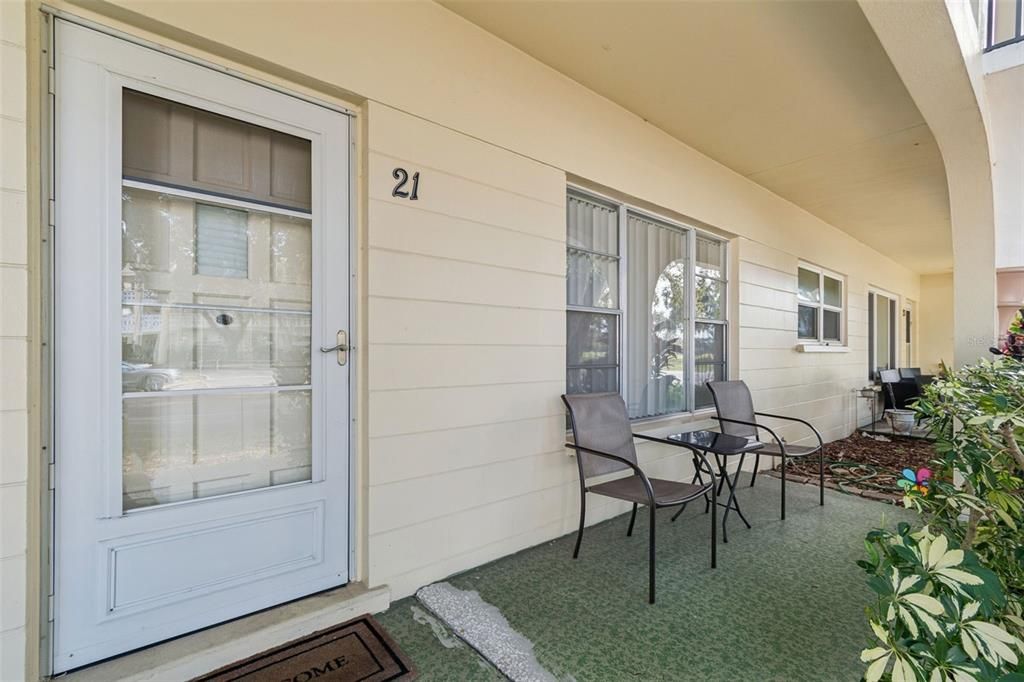 For Sale: $149,000 (1 beds, 1 baths, 780 Square Feet)