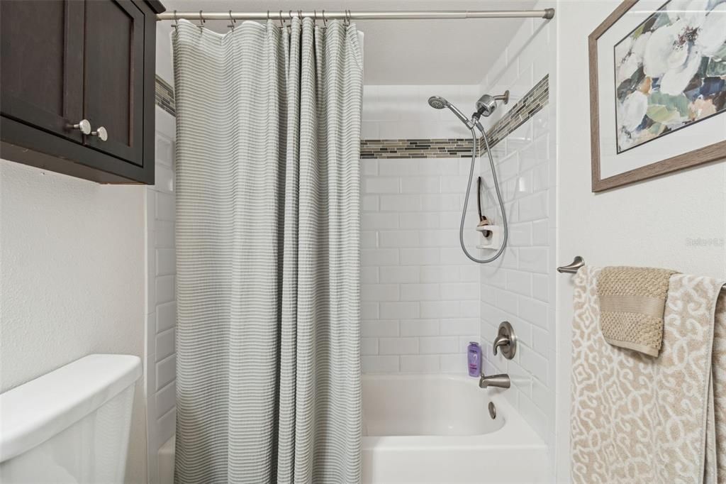 For Sale: $149,000 (1 beds, 1 baths, 780 Square Feet)