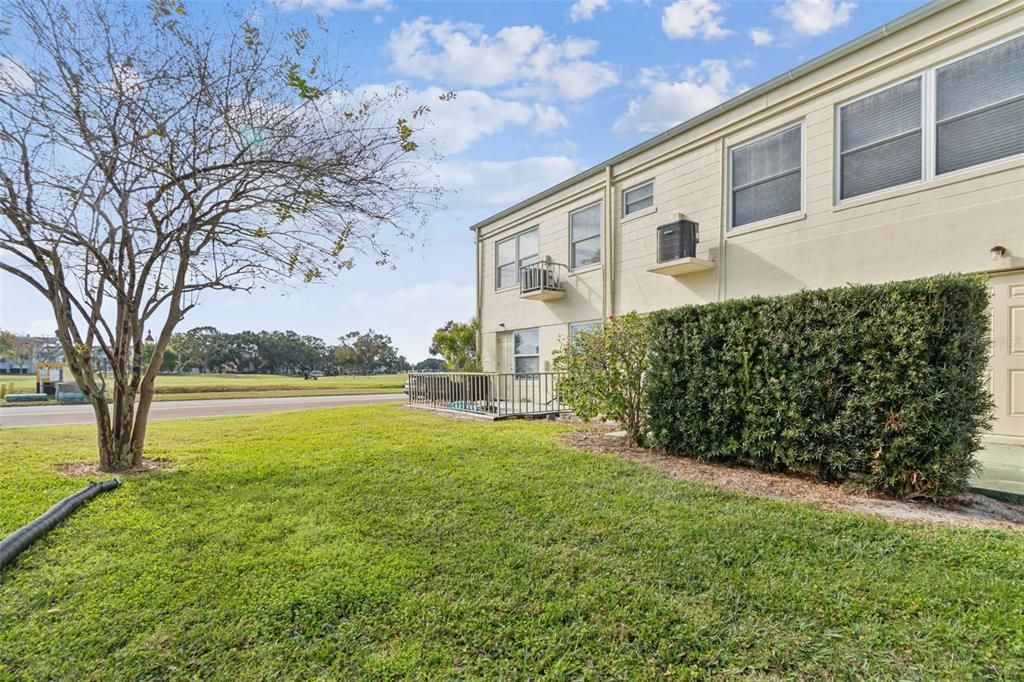 For Sale: $149,000 (1 beds, 1 baths, 780 Square Feet)