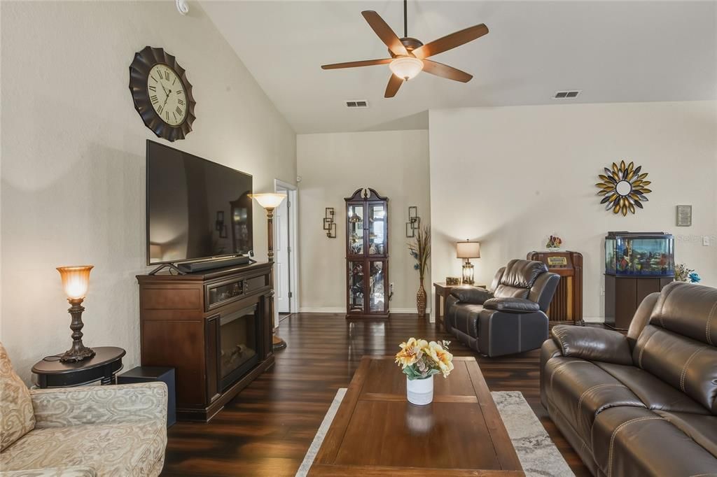 待售: $339,000 (3 贝兹, 2 浴室, 1630 平方英尺)