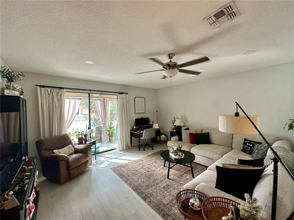 待售: $569,000 (3 贝兹, 2 浴室, 2058 平方英尺)