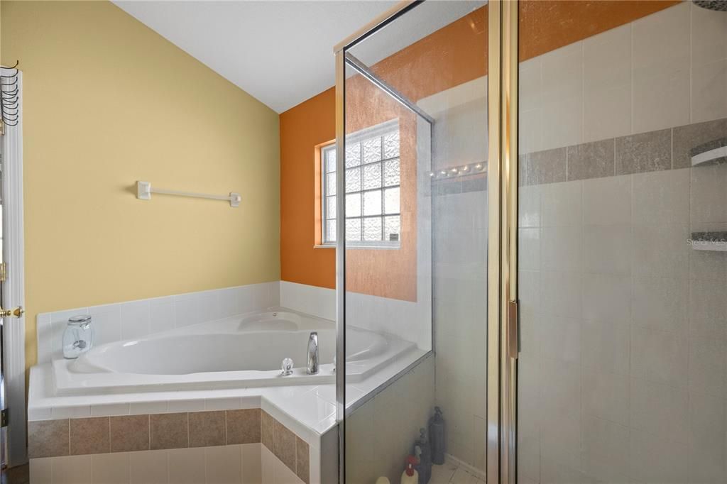 На продажу: $365,899 (3 спален, 2 ванн, 1822 Квадратных фут)