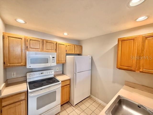 На продажу: $199,000 (3 спален, 2 ванн, 1296 Квадратных фут)