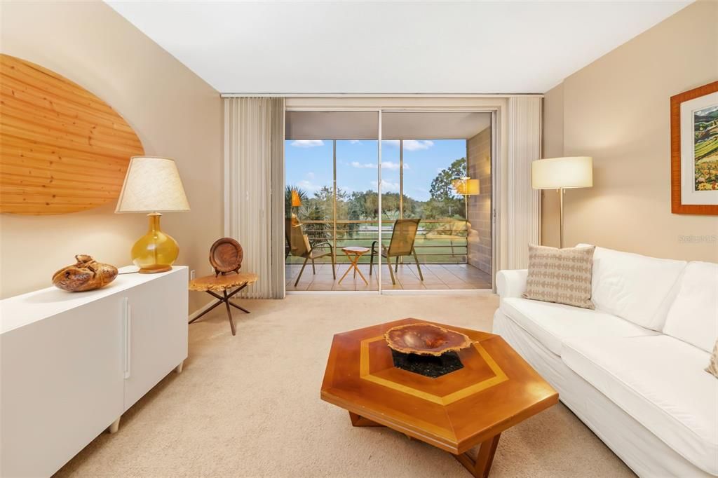 待售: $185,000 (1 贝兹, 1 浴室, 900 平方英尺)