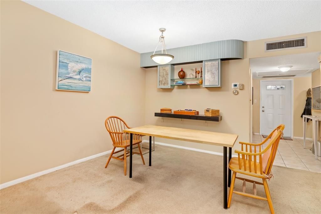 待售: $185,000 (1 贝兹, 1 浴室, 900 平方英尺)